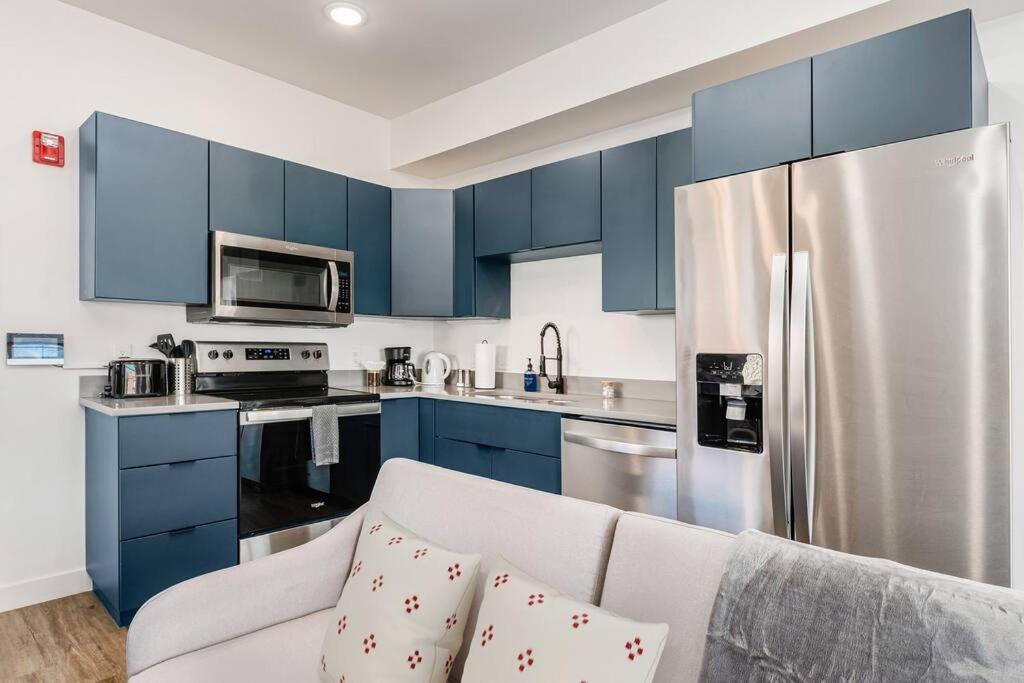 Apartment Loft With Pool Table! Pet-friendly Haven!